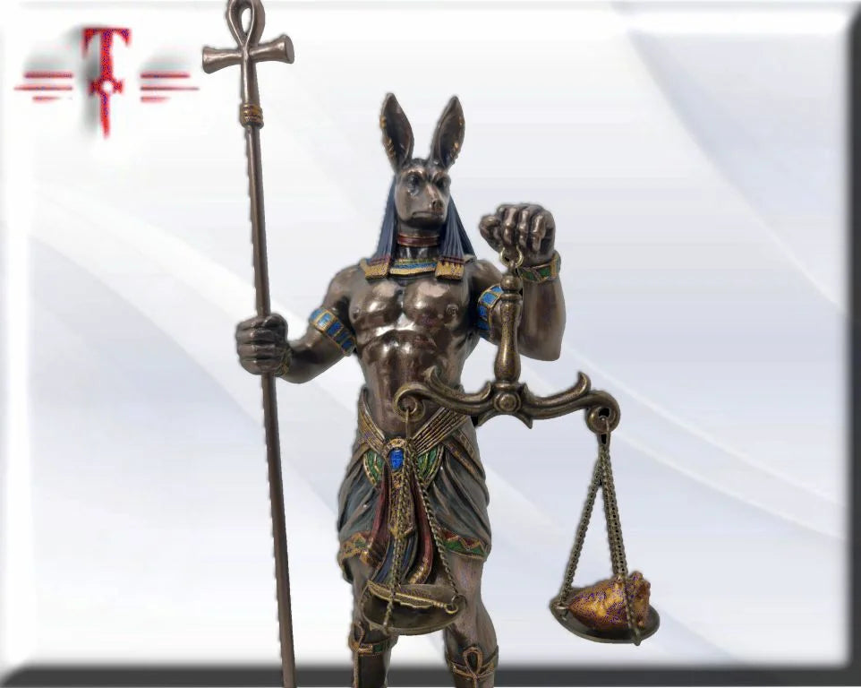 Dios Anubis con balanza , dioses mitologicos