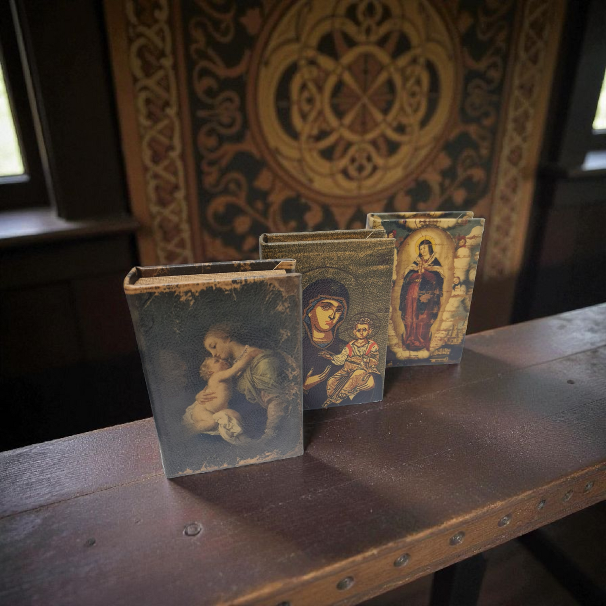Caja con forma de libro , Santos y Vírgenes católicos , productos Religiosos
