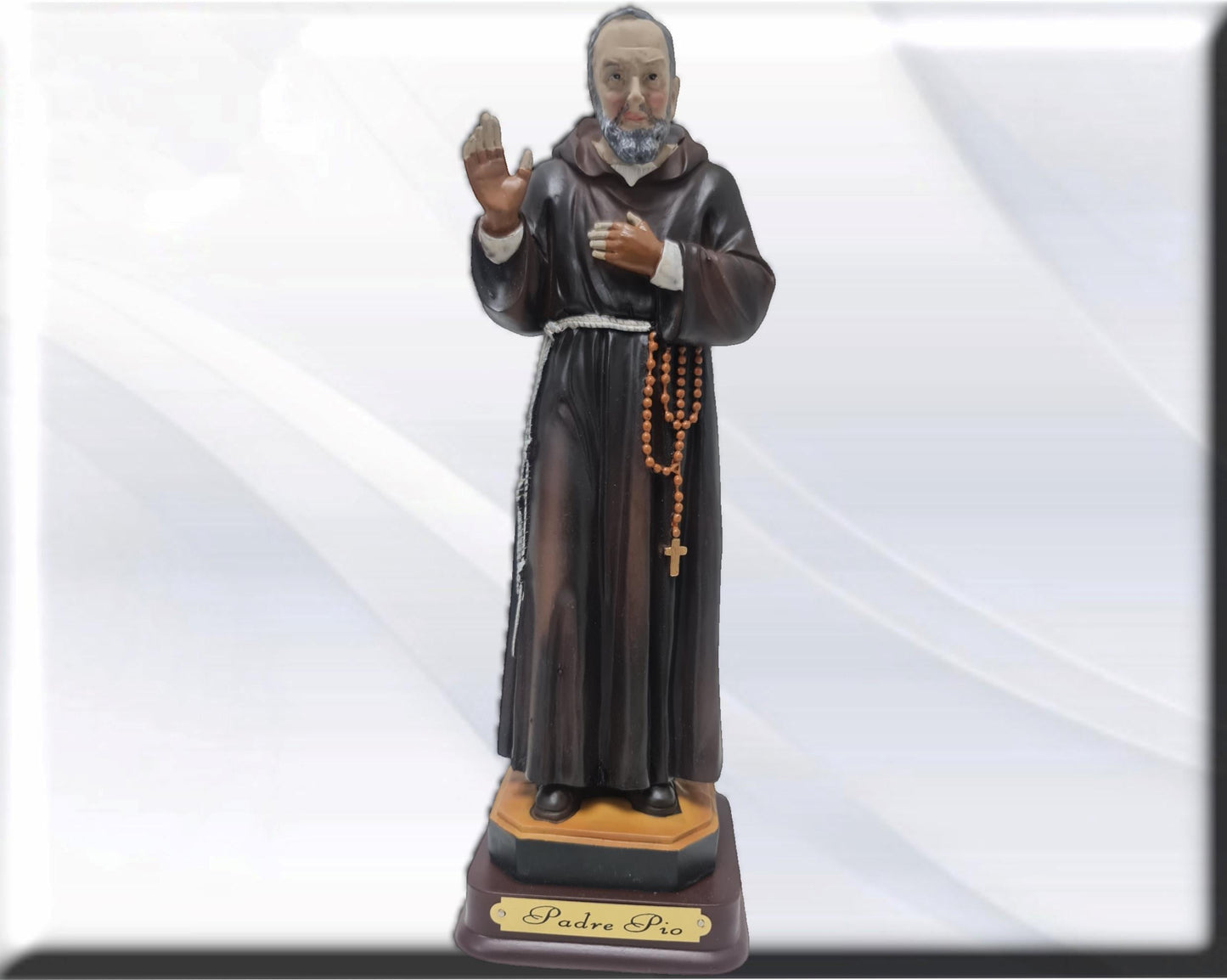 Statue von Pater Pio, katholischen Jungfrauen und Heiligen