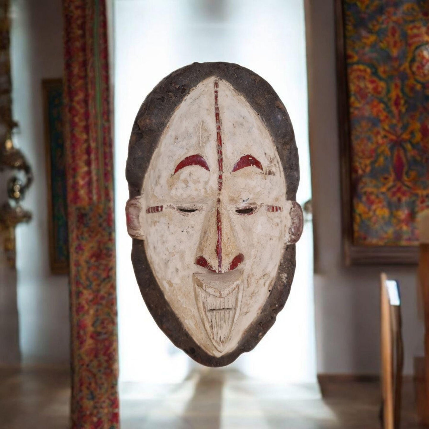 Ethnische Vuvi-Maske (afrikanische Kunst aus Gabun) Ethnische Vuvi-Maske (afrikanische Kunst aus Gabun)