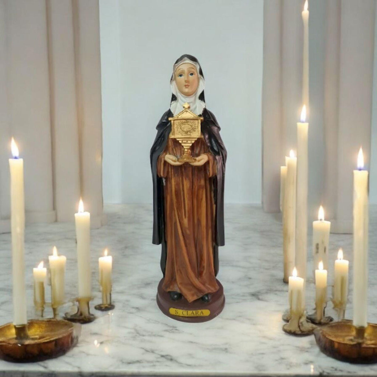 Santa Clara  , Santos y Vírgenes católicos , productos Religiosos