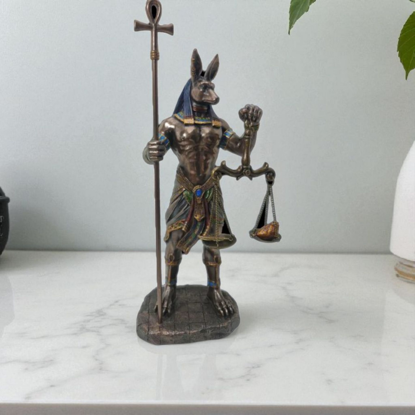 Dios Anubis con balanza , dioses mitologicos