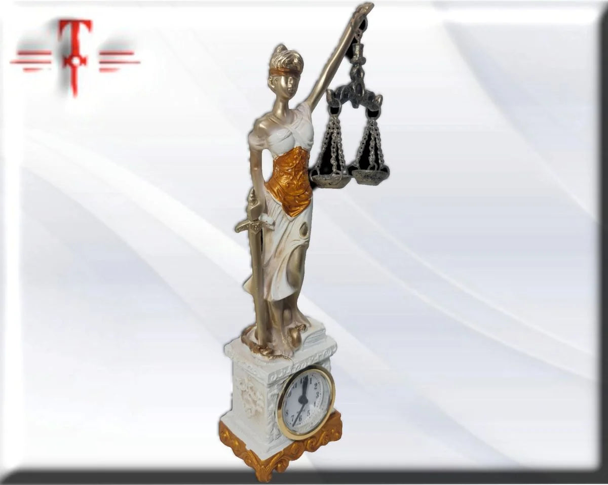 Diosa Temis de la justicia con reloj