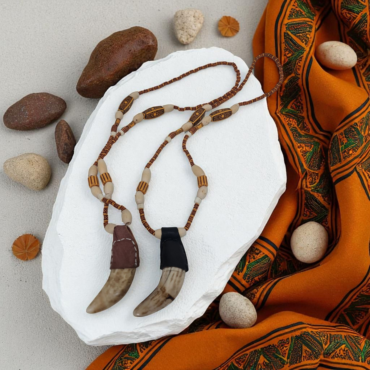 Glückslederanhänger, Original aus Benin, Amulett