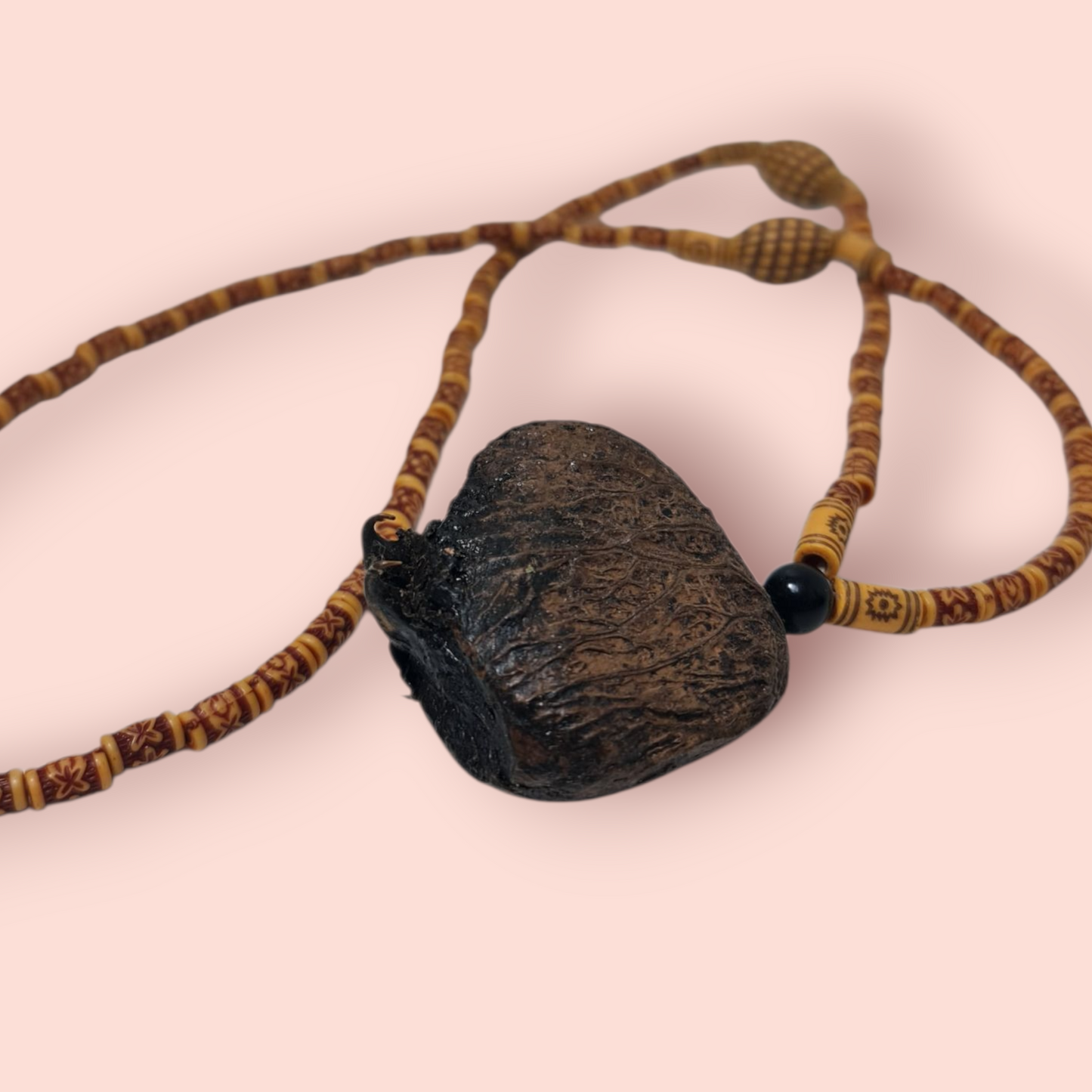 Glückslederanhänger, Original aus Benin, Amulett