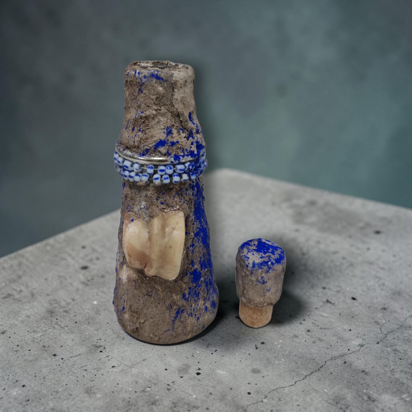 Flasche mit magischem Pulver, um Menschen fernzuhalten, Voodoo, afrikanischer Voodoo