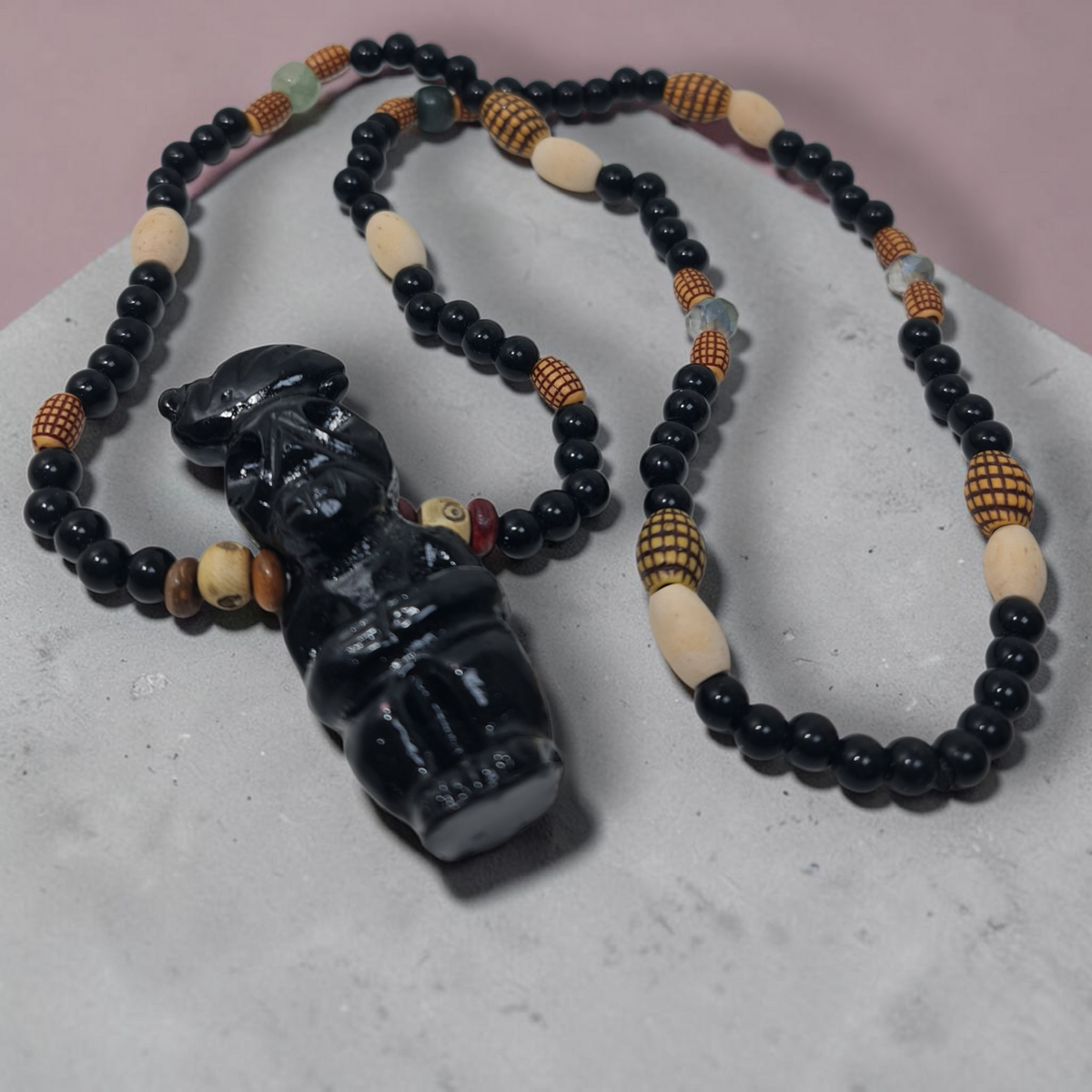 Egguns protection amulet ritualized Vodun pendant, secrets of Fon vodoun, Contact with the egguns