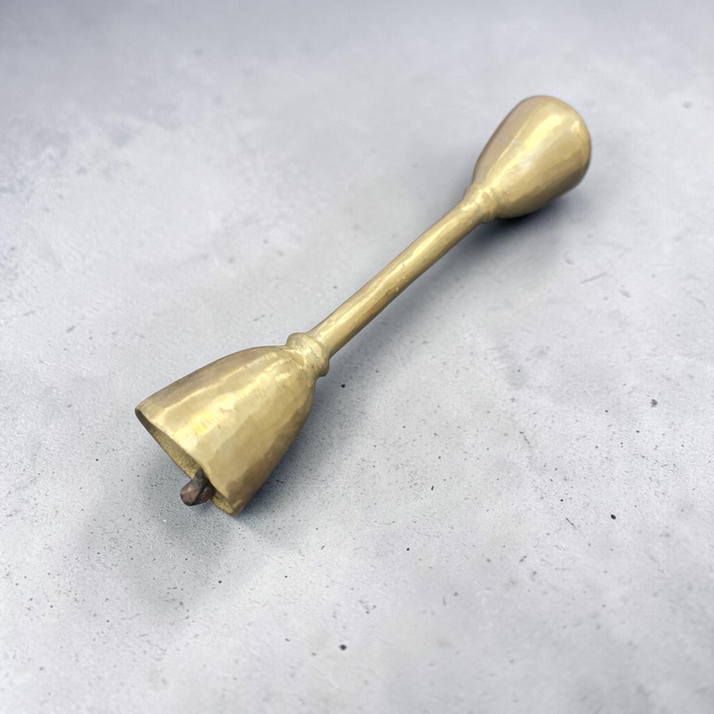 Agogo de bronce original Africano ( Benin ) hecho a mano . artesanía africana , para ceremonias y fiestas