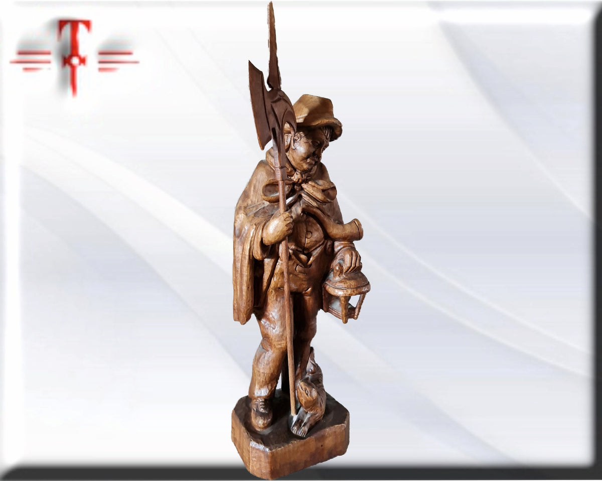 Statue des alten Nachtwächters, aus edlem Holz geschnitzt