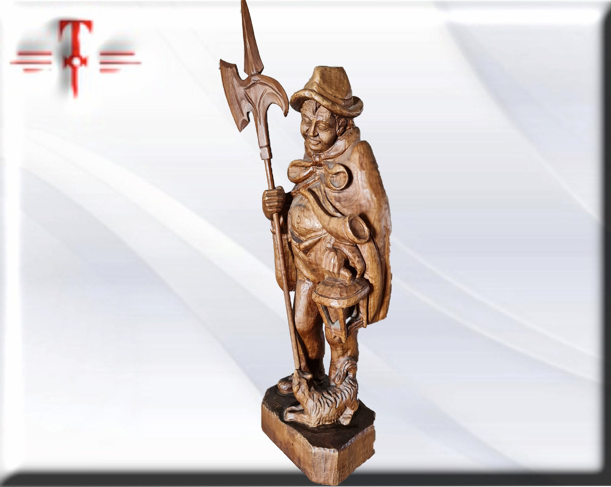 Statue des alten Nachtwächters, aus edlem Holz geschnitzt