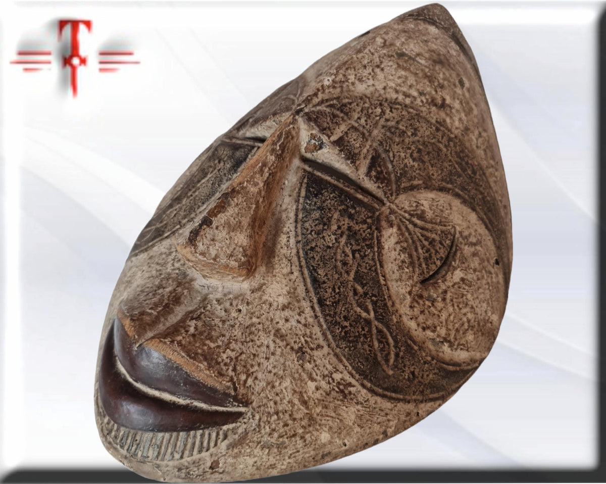 Máscara etnia Bembes ( Congo arte africano)  Bembes ethnic mask (Congo African art)