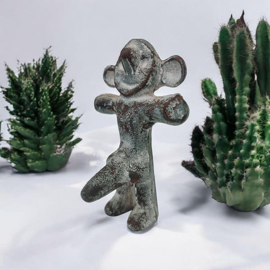 Eisenstatue einer männlichen Puppe, esoterische und religiöse Gegenstände