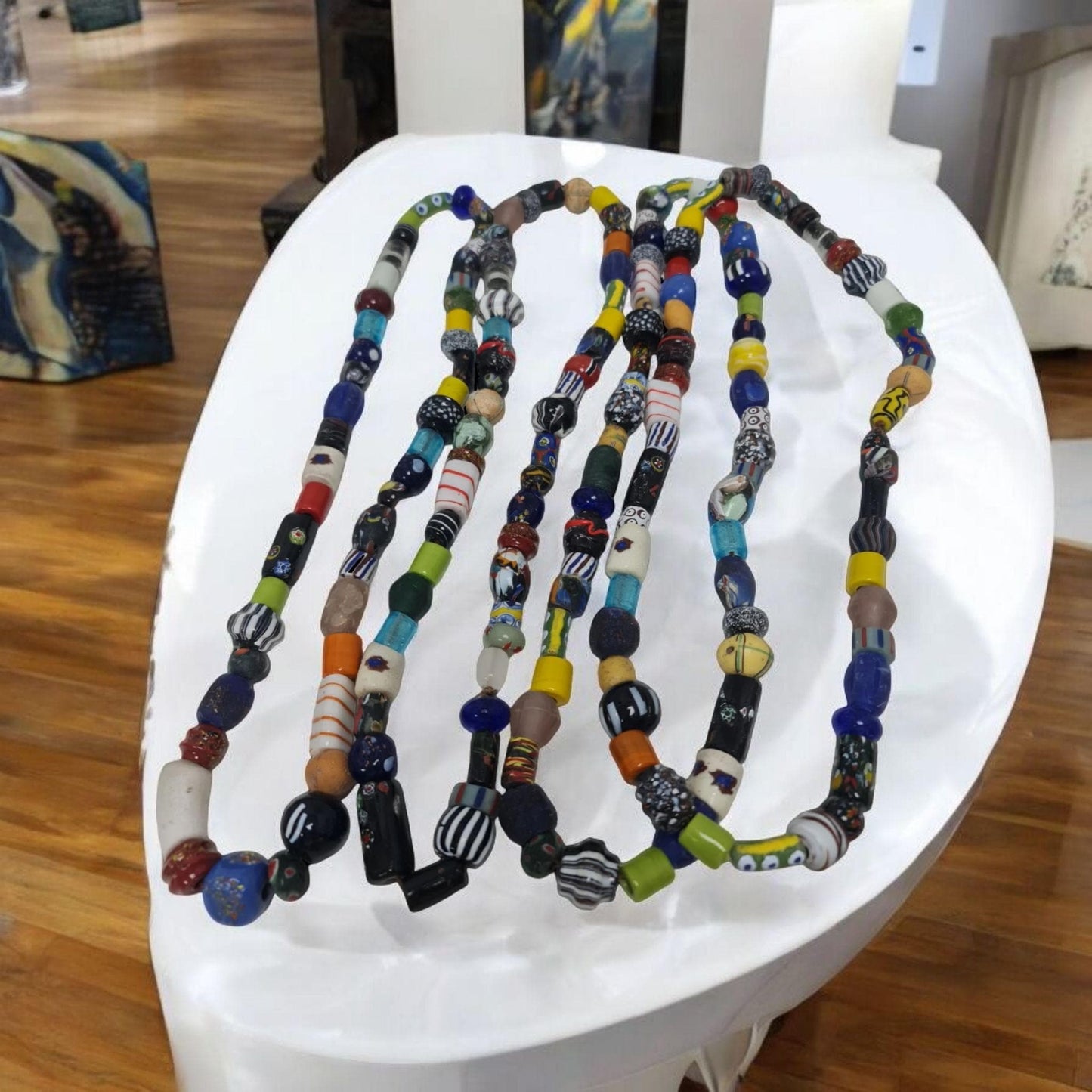 Afrikanische Perlenkette, traditionelle Kultur, afrikanische Kunst, religiöse Kultur