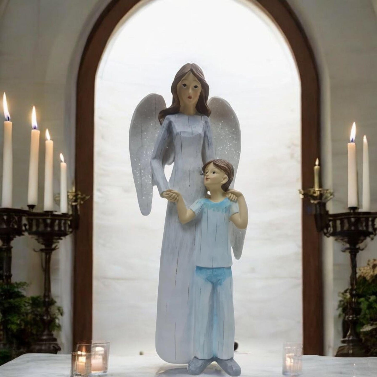 Ángel de la guarda, vírgenes y santos católicos