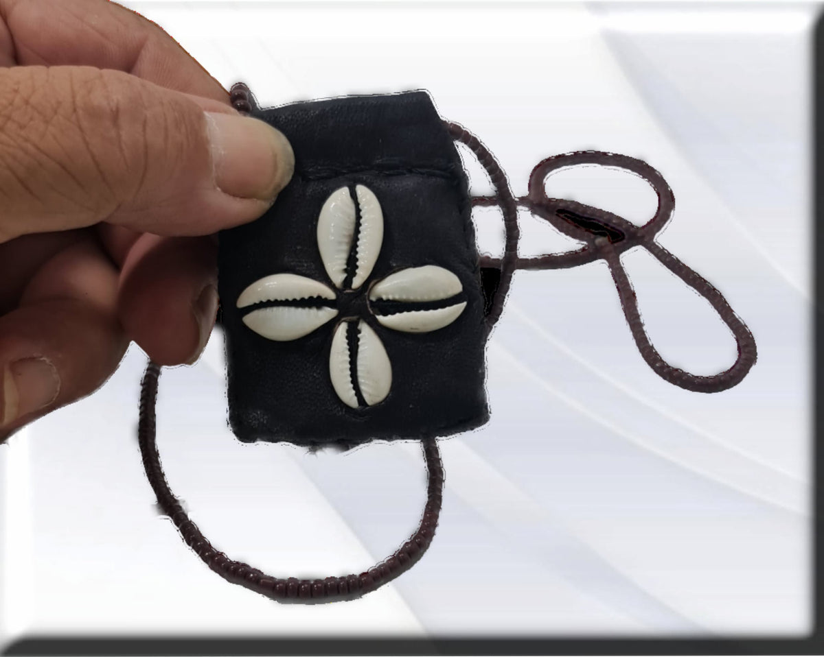 Afrikanisches Amulett, um Geld zu gewinnen. schwarz - Amulette afrikanische Kunst - Geheimnisse des Voodoo der Fon, Benin - religiöse Kunst
