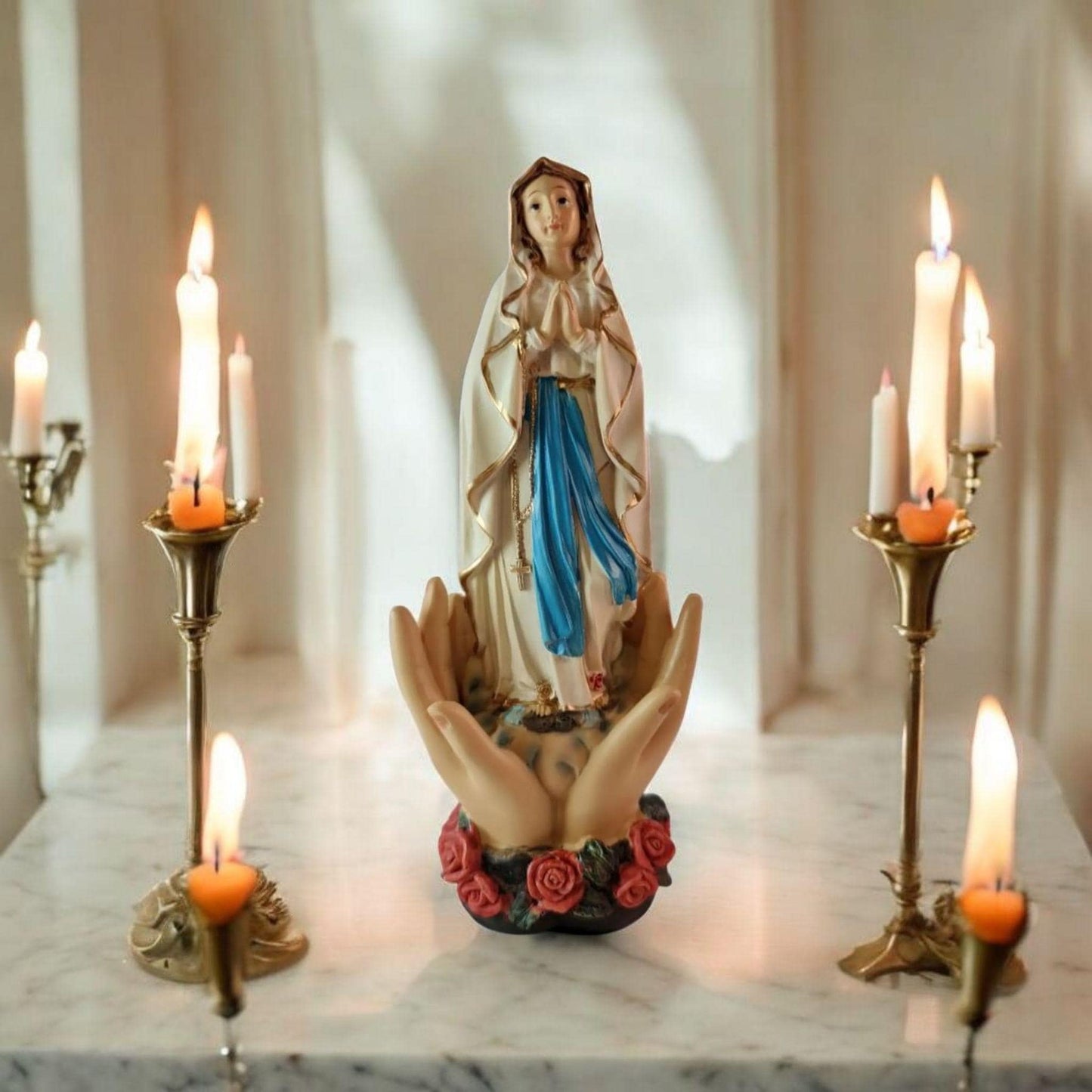 Jungfrau von Lourdes in Händen, Katholische Heilige und Jungfrauen, Religiöse Produkte