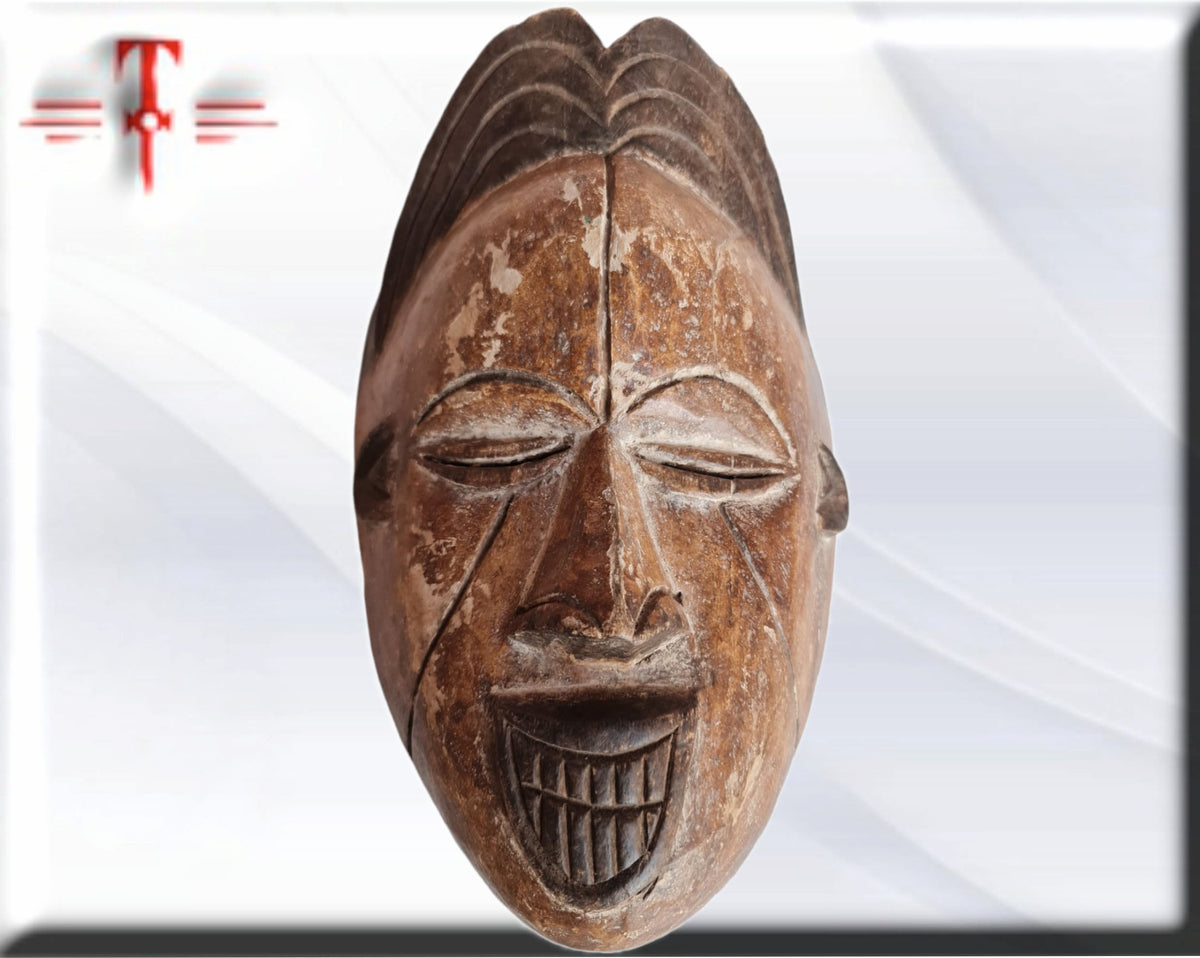 Ethnische Maske der Punu (afrikanische Kunst aus Gabun) Ethnische Maske der Punu (afrikanische Kunst aus Gabun)