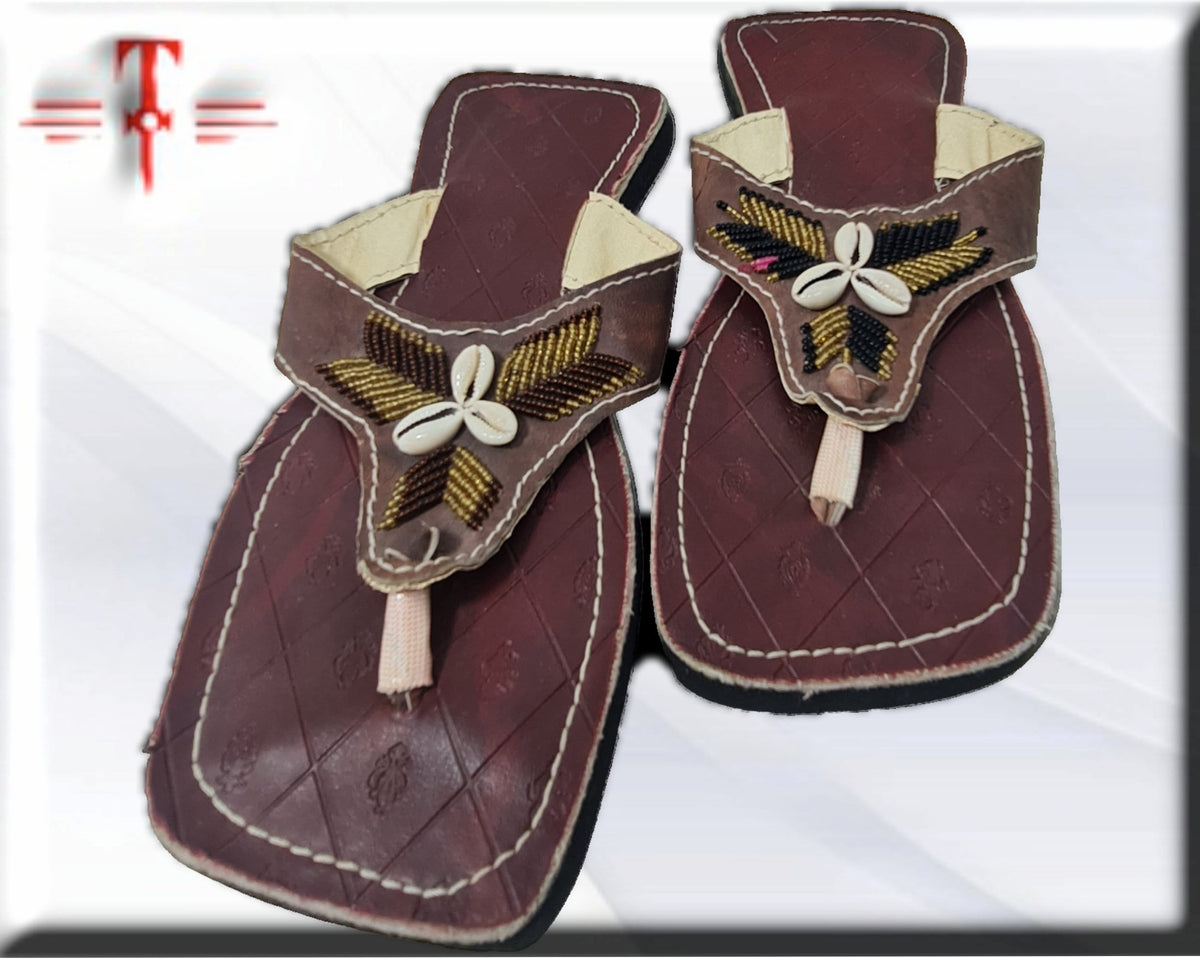 Afrikanische Ledersandalen, handgefertigtes Produkt.