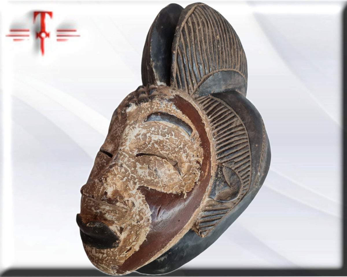 Ethnische Maske der Punu (afrikanische Kunst aus Gabun) Ethnische Maske der Punu (afrikanische Kunst aus Gabun)