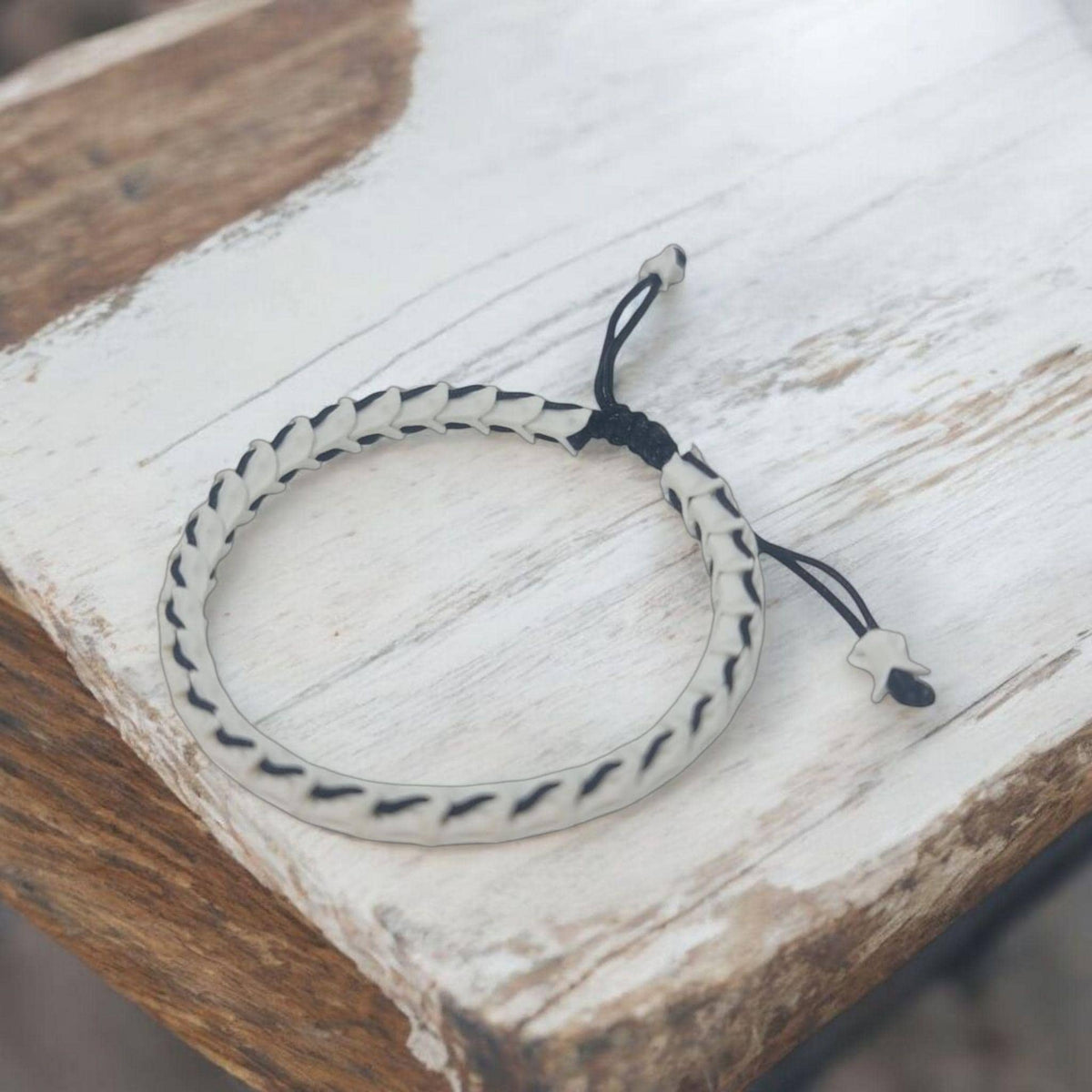 Authentisches Schlangenknochenarmband, Schutz vor den Geistern der Schlange