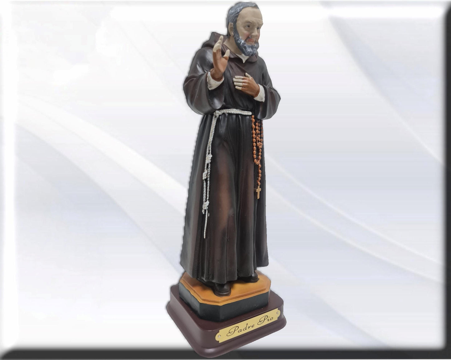 Statue von Pater Pio, katholischen Jungfrauen und Heiligen