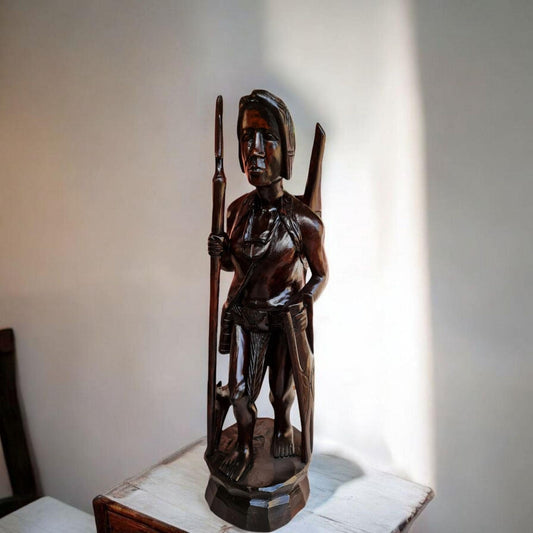 Talla de Indigena Hombre , tallado en maderas nobles