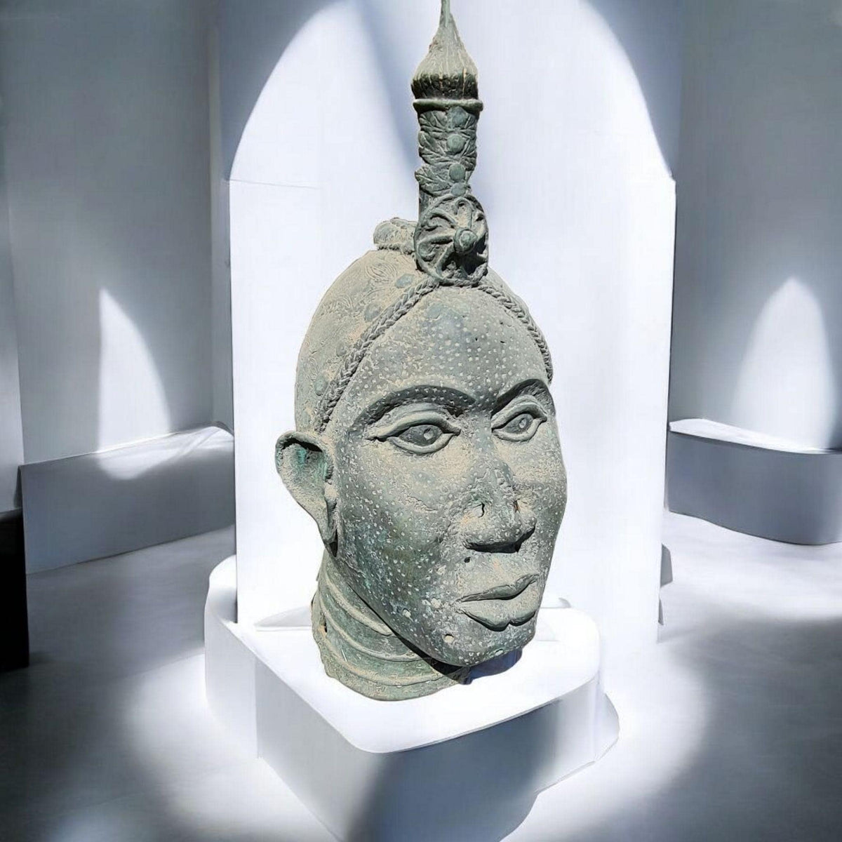 Büste von Oni (König von Ifá) Afrikanische Kunst, Yoruba, Bronzeskulptur 6 Kilogramm