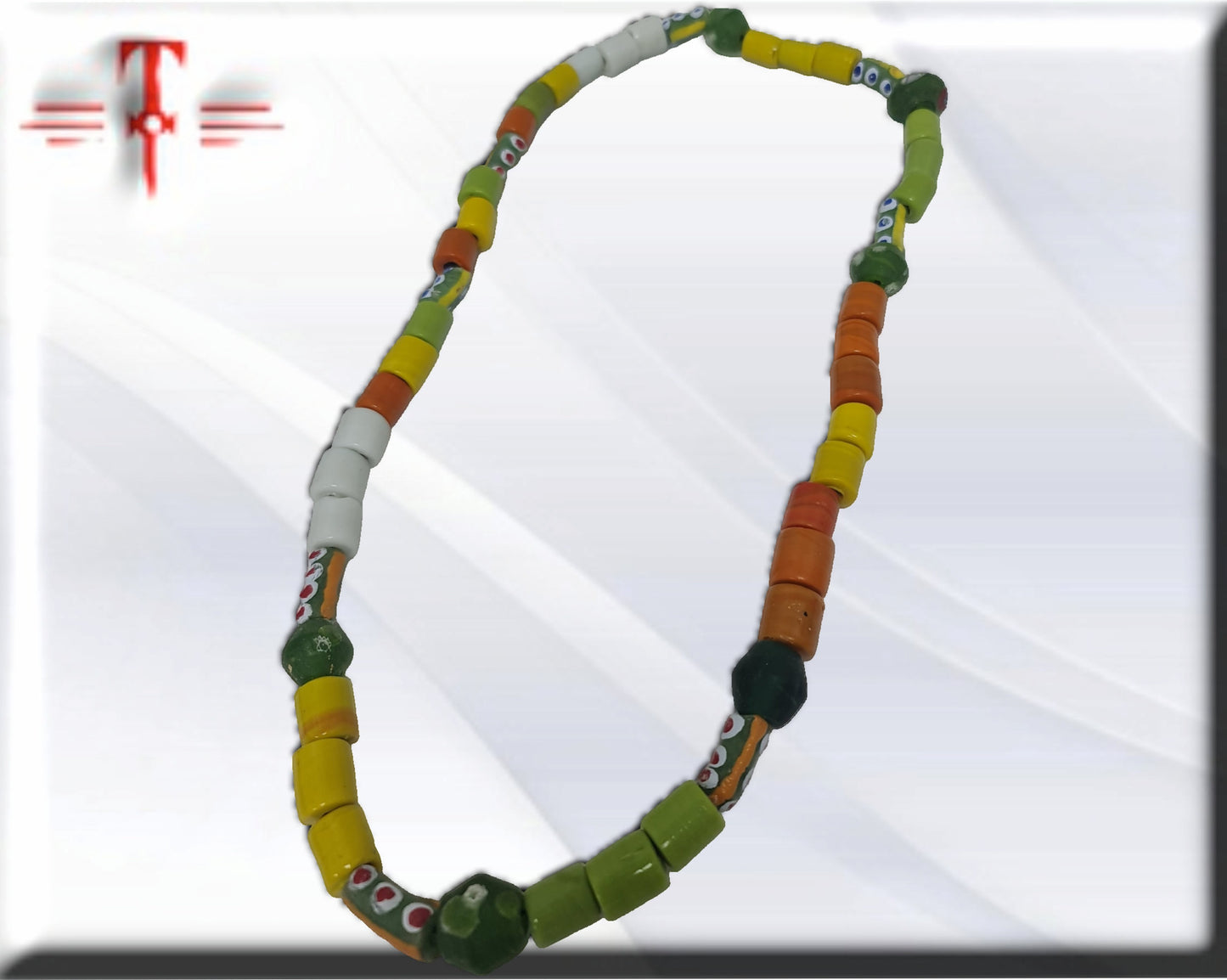 collar de cuentas africanas , cultura tradicional  , arte africano , Cultura religiosa
