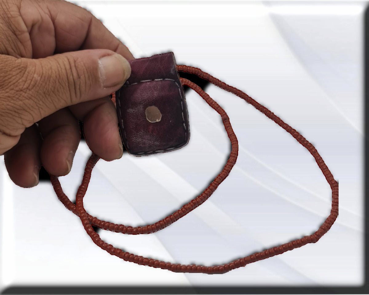 Afrikanisches Amulett gegen Neid, Geheimnisse des Vodun, traditionelle afrikanische Kunst