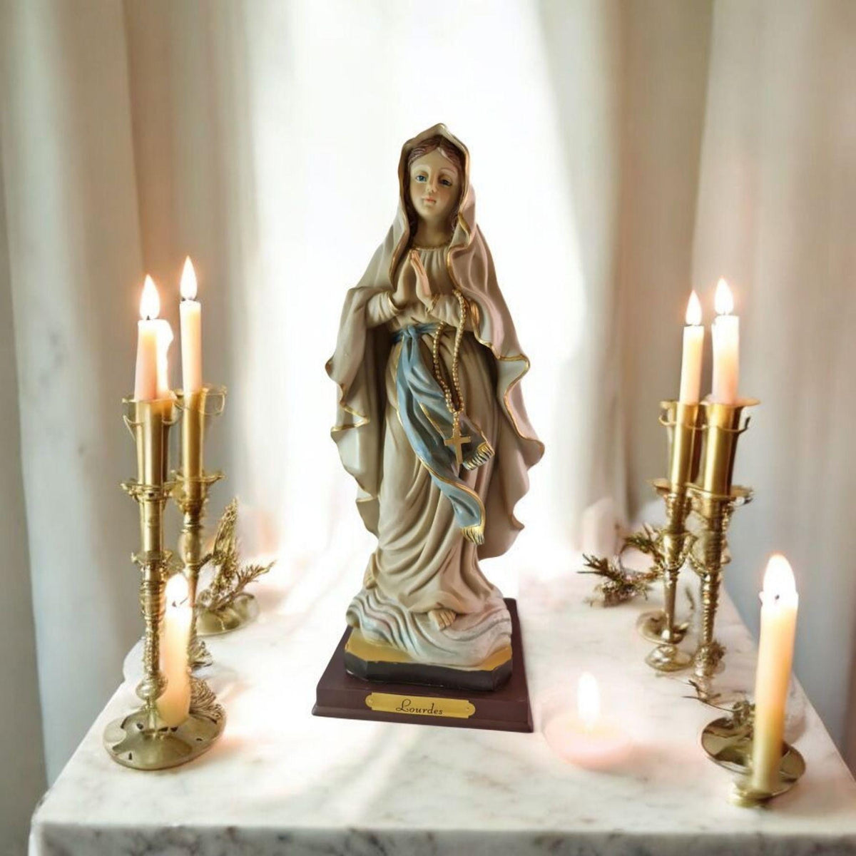 Jungfrau von Lourdes, Katholische Heilige und Jungfrauen, Religiöse Produkte