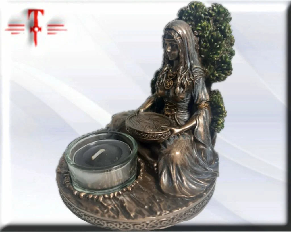 Danu ( Dana ) madre de la tuatha de Danann