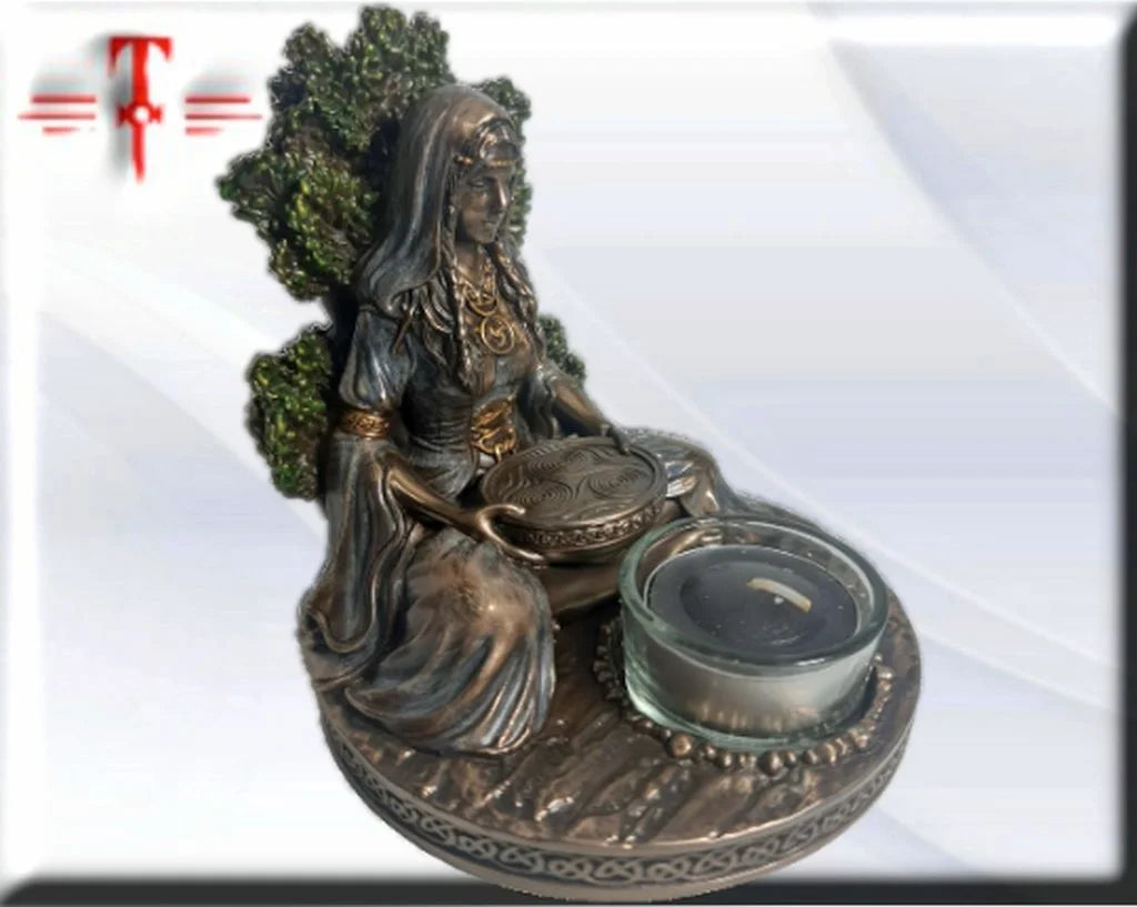 Danu ( Dana ) madre de la tuatha de Danann