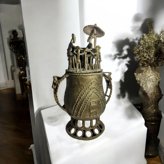 Antike Benin Bronze Schnitzerei Vase mit Familie feiert Party afrikanische Kunst, Kunstgalerie