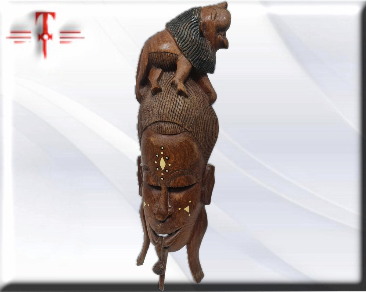Afrikanische Maske mit Löwe, Afrikanisches Kunsthandwerk