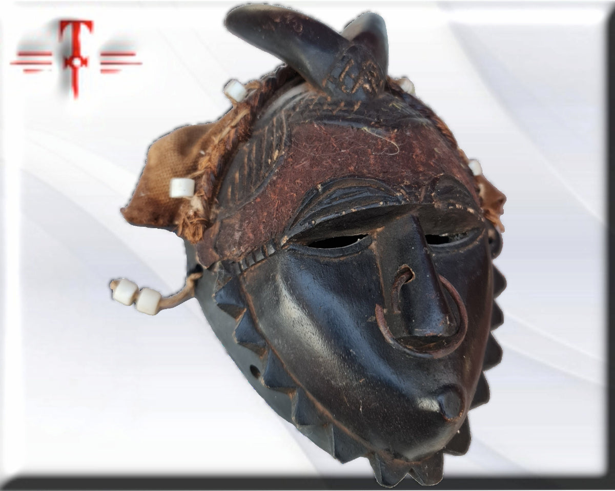 Máscara Dan  Liberia  Galería arte , antigüedad , artesanías africanas