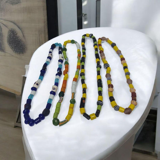 collar de cuentas africanas , cultura tradicional  , arte africano , Cultura religiosa