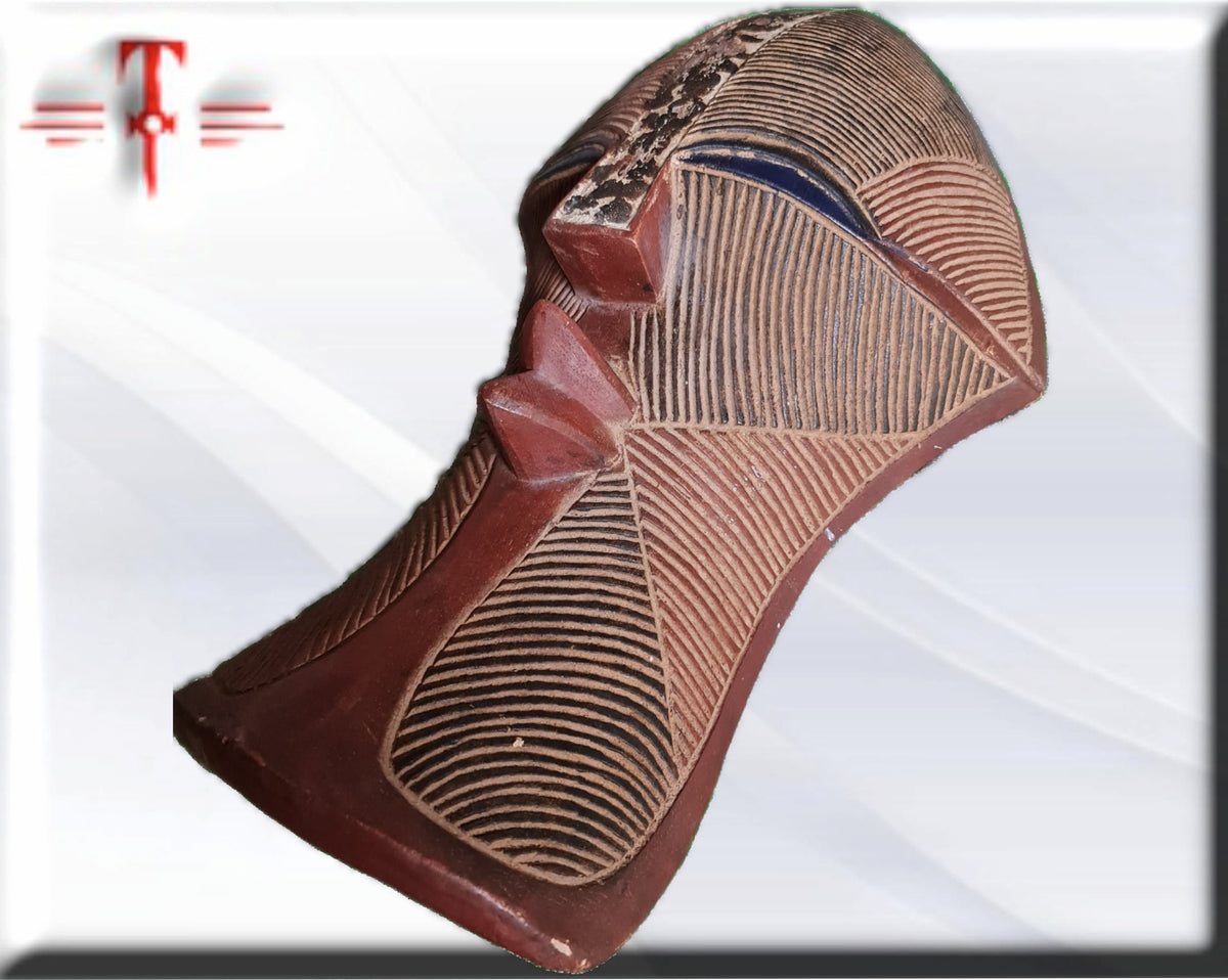 Máscara etnia Songye ( Congo arte africano)  Songye ethnic mask ( Congo African art)